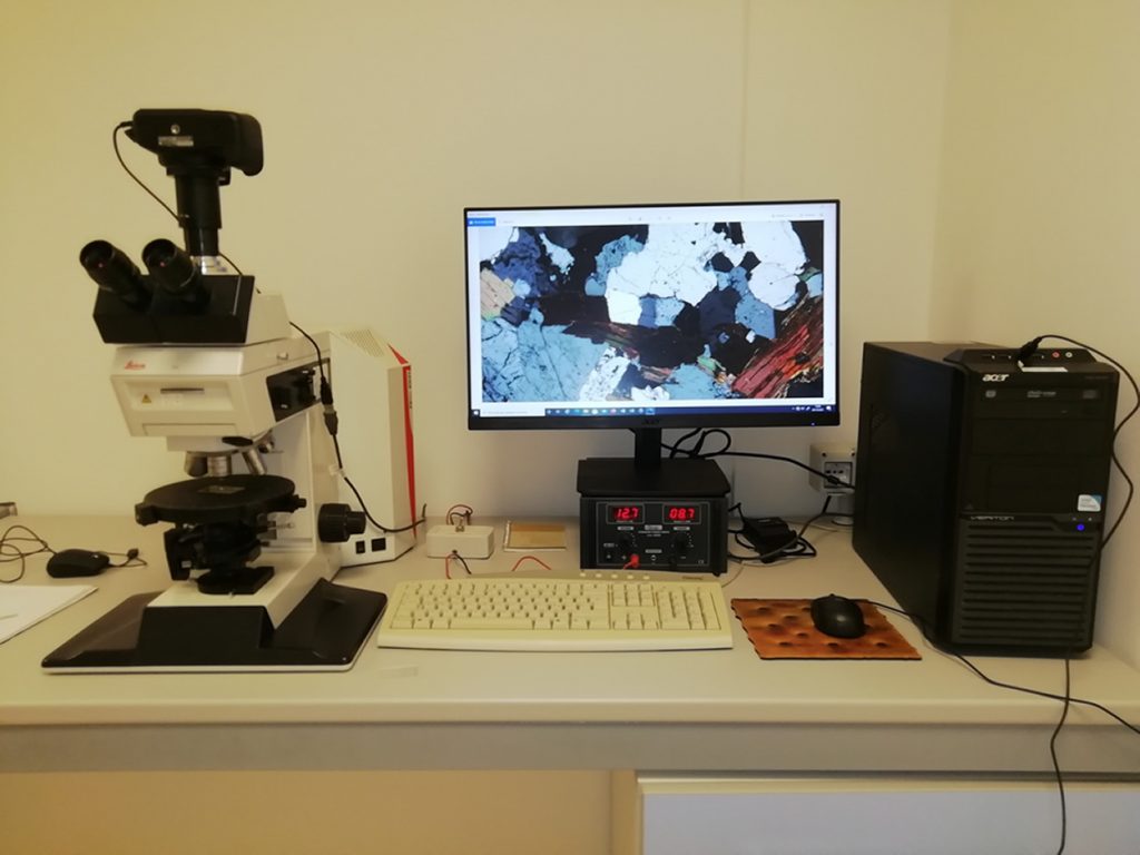 Microscopio Leica HC
